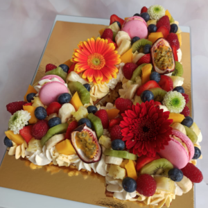 number cake fruits